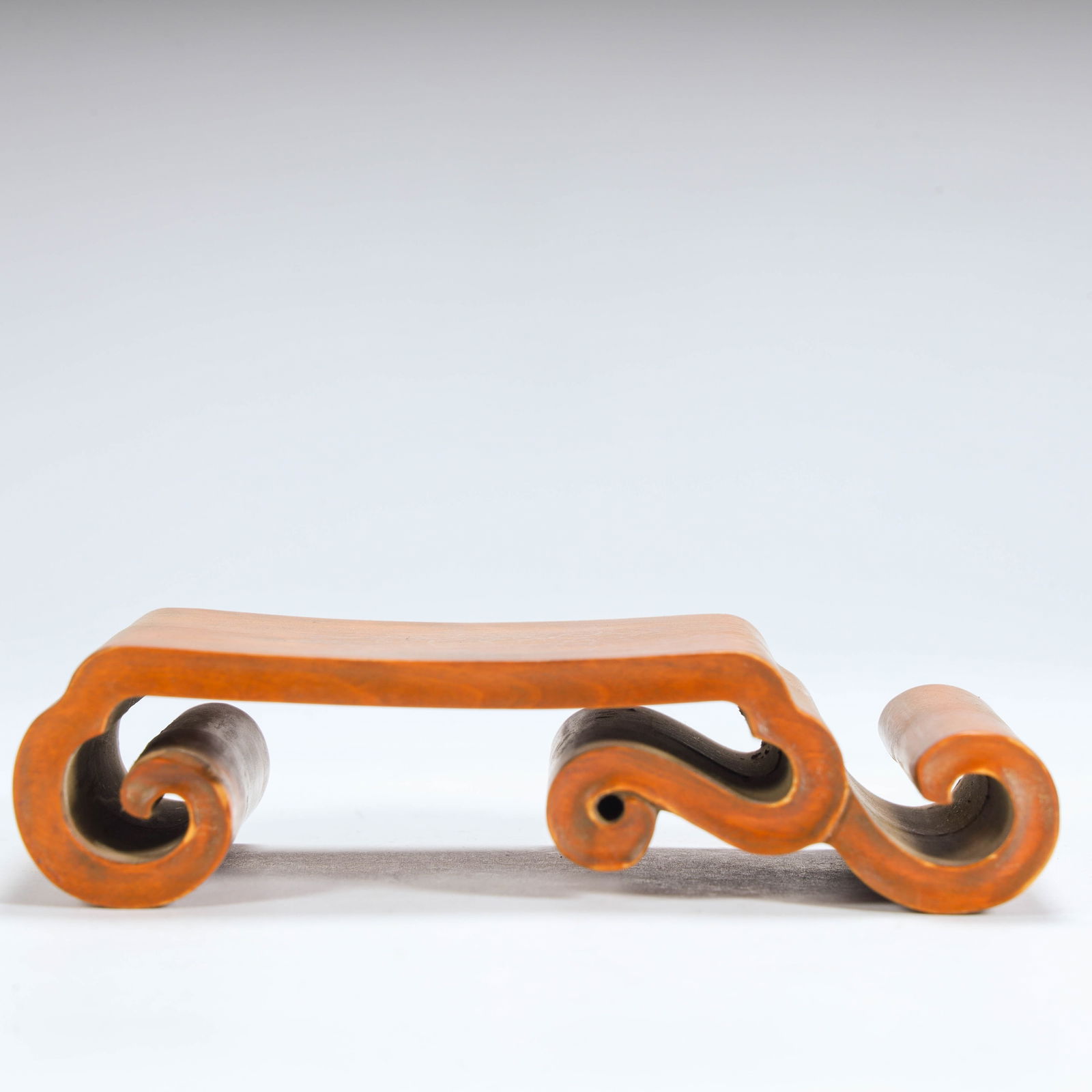 A boxwood carving cirrus pattern ink bed of the Qing Dynasty: Qing Dynasty boxwood carving cirrus pattern ink bed Size: H:2.5cm L: 10.7cm W:5.8cm W:62g (The Dimensions Of All Batches Are Manually Measured.If You Need More Detailed Information, Please Contact Our