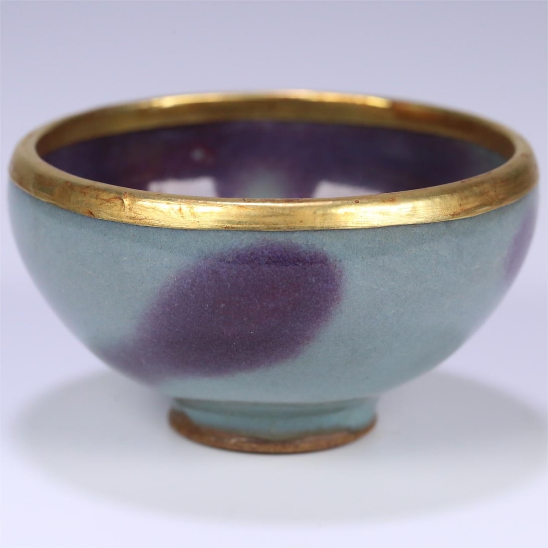 A silver-gilt gold-rimmed small tea bowl from the Song Dynasty Jun kiln: The silver-gilt gold-rimmed small tea bowl of the Song Dynasty Jun kiln Size:8.8x4.8cm (The Dimensions Of All Batches Are Manually Measured.If You Need More Detailed Information, Please Contact Our Cu