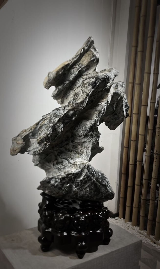 A fine Lingbi stone - 5