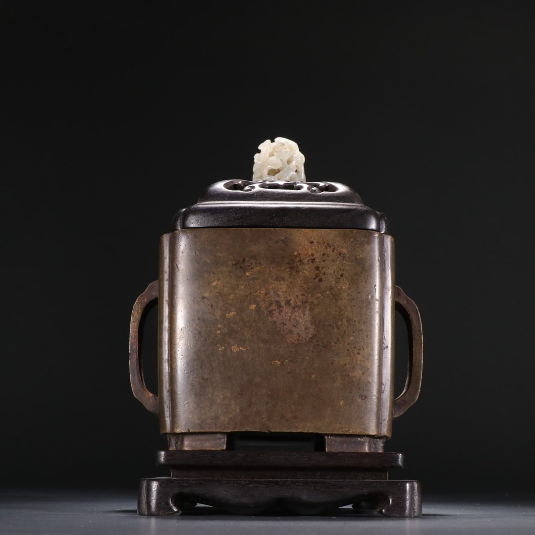 A fine copper amphora square aroma diffuser: Exquisite copper amphora square aroma diffuser Size:H:17.5cm Calibre:10.3cm W:1598g (The Dimensions Of All Batches Are Manually Measured.If You Need More Detailed Information, Please Contact Our Custo