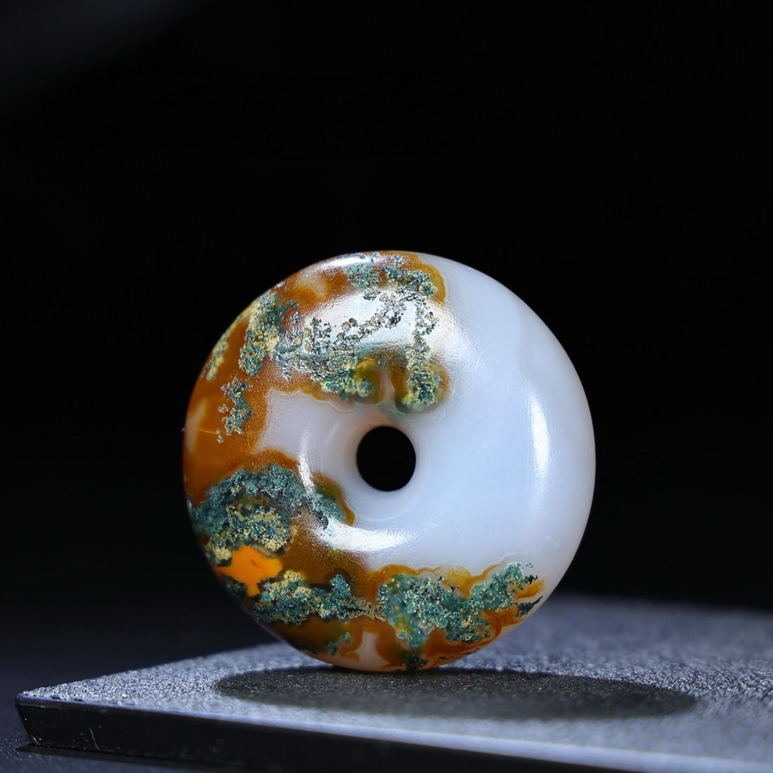 A fine agate peace bi: Exquisite agate peace bi Size:50x18mm W:72g (The Dimensions Of All Batches Are Manually Measured.If You Need More Detailed Information, Please Contact Our Customer Service Before Bidding.)