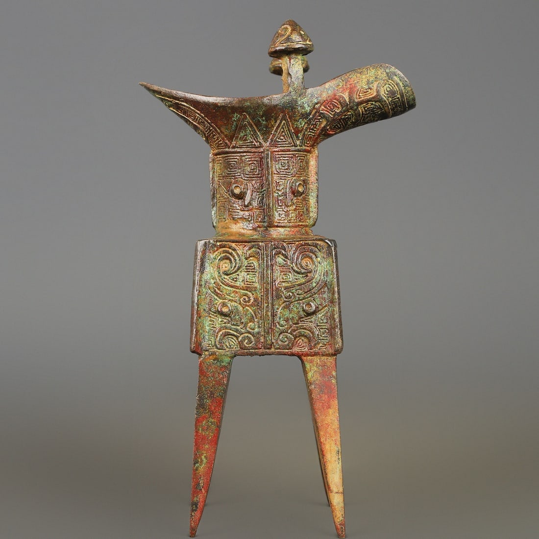 A bronze square cup of the Western Zhou Dynasty (1 of 10)