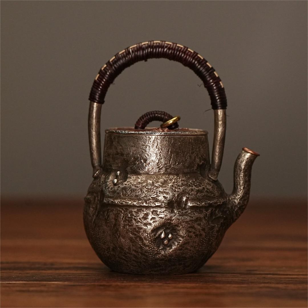 A fine Japanese silver pot (1 of 9)