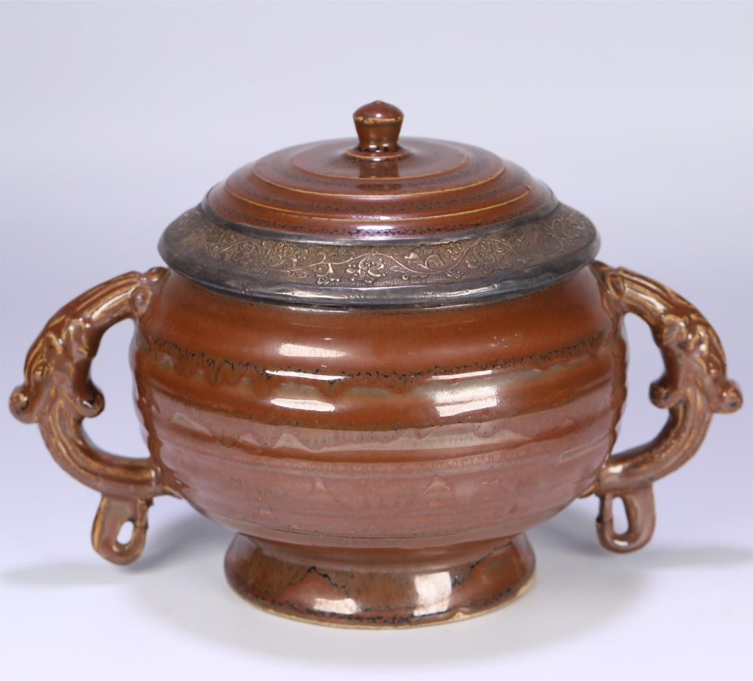 A purple glaze back-wrapped silver-gilt gold-edged furnace of the Song Dynasty Ding kiln (1 of 10)