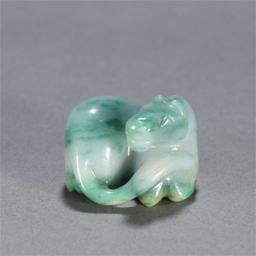 A jade reclining horse ornament from the Qing Dynasty: Qing Dynasty jade reclining horse ornament Size:H:3.6cm W:3.5cm W:50g (The Dimensions Of All Batches Are Manually Measured.If You Need More Detailed Information, Please Contact Our Customer Service Be