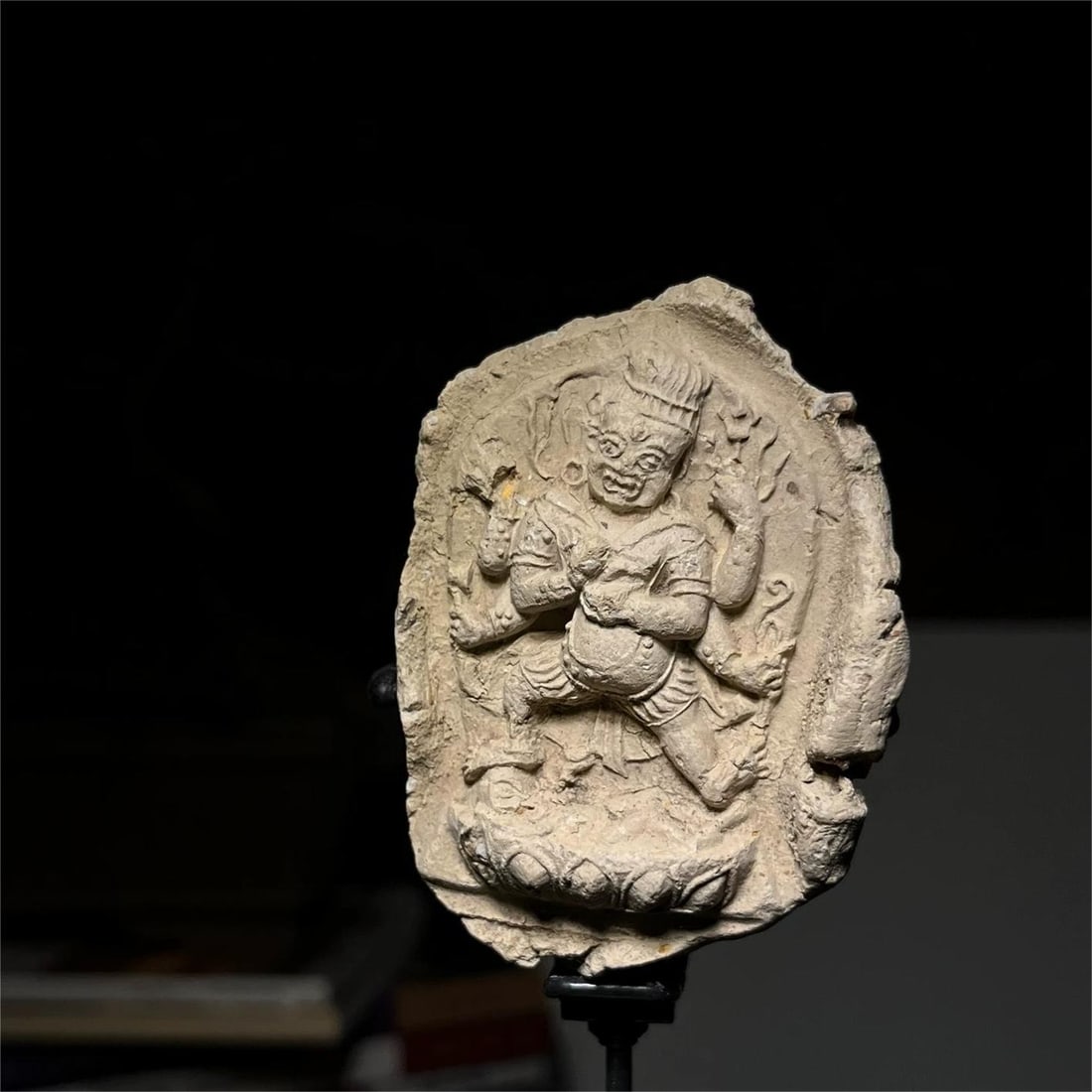 A fine six-armed mahakala: Exquisite six-armed Mahakala Size::H:7cm (The Dimensions Of All Batches Are Manually Measured.If You Need More Detailed Information, Please Contact Our Customer Service Before Bidding.)