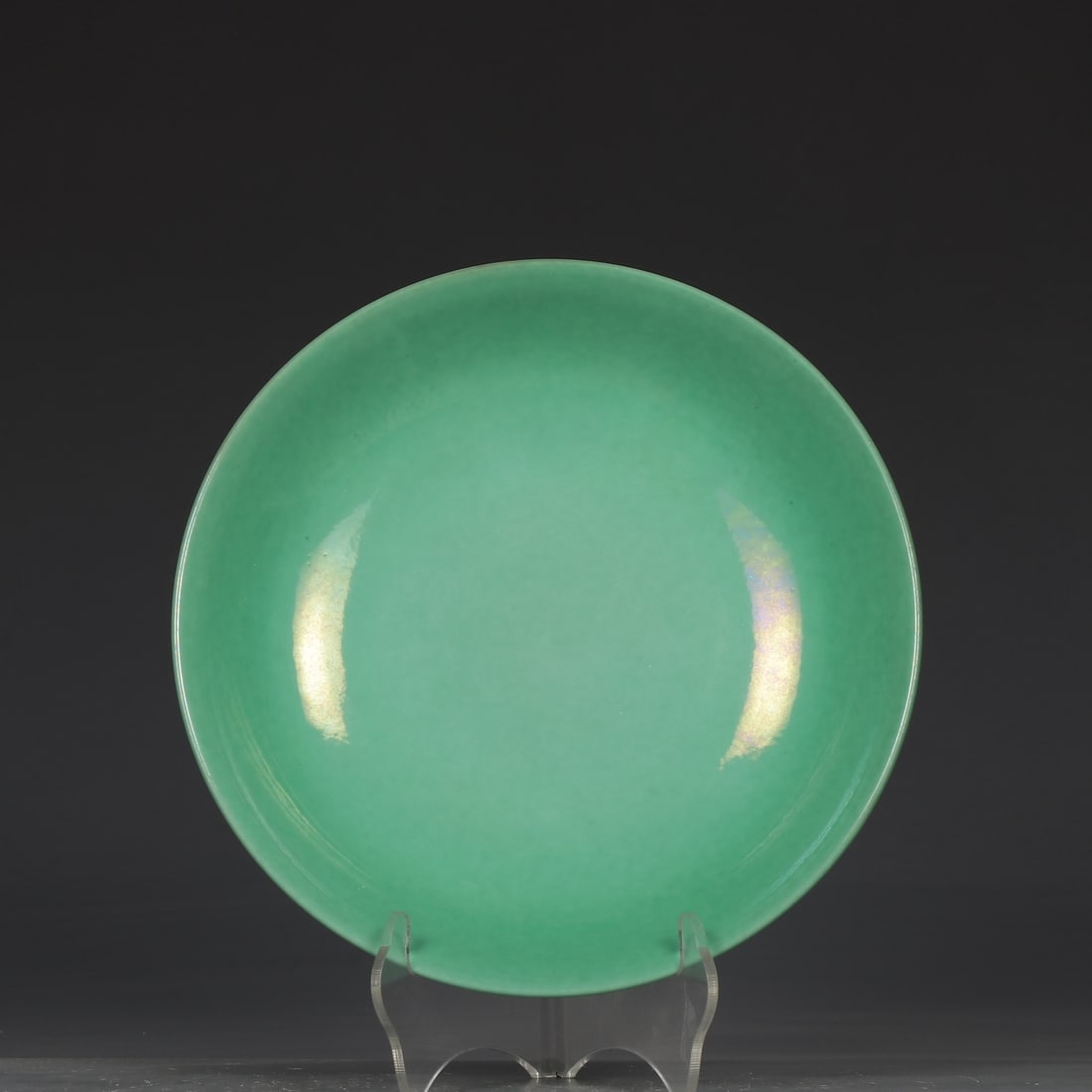 A green glazed plate with melon skin made in the Chenghua year of the Ming Dynasty (1 of 9)