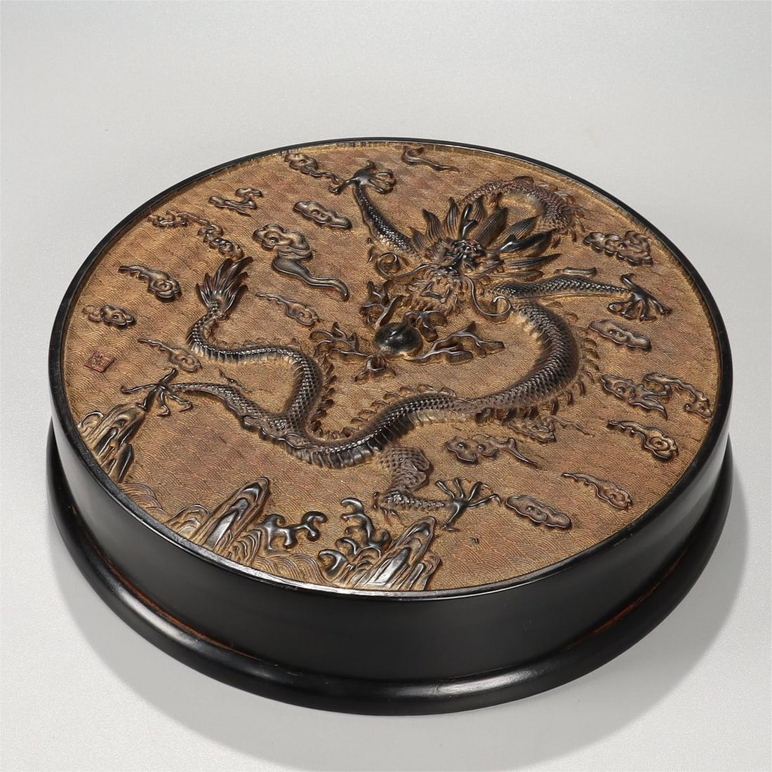 A Qing Dynasty lacquered dragon pattern bead box (1 of 9)