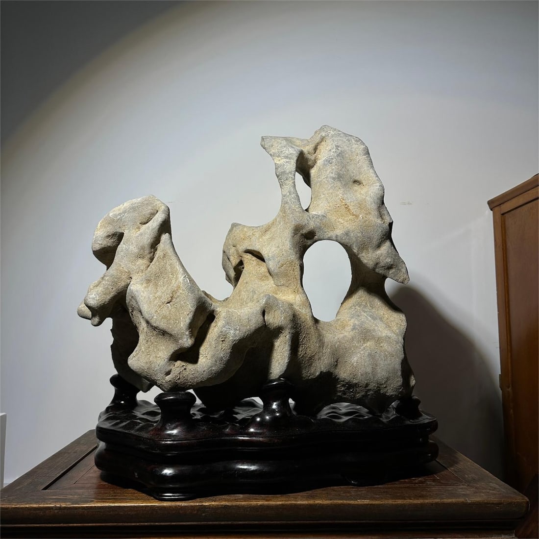 A piece of exquisite Taihu stone: Exquisite Taihu Lake stone Size:H:66cm W:60cm T:34cm (The Dimensions Of All Batches Are Manually Measured.If You Need More Detailed Information, Please Contact Our Customer Service Before Bidding.)