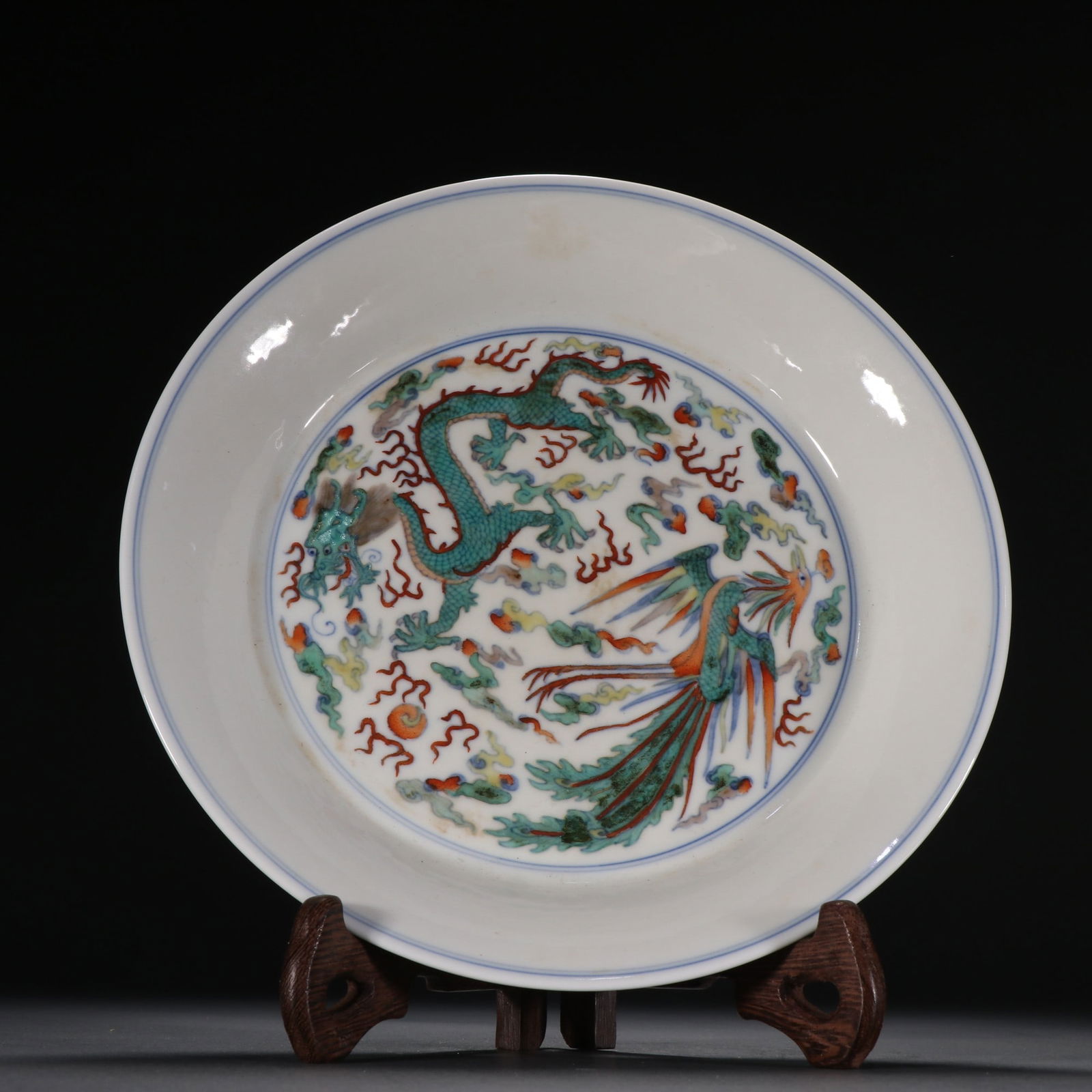 A Qing Dynasty Doucai dragon and phoenix auspicious pattern plate (1 of 9)