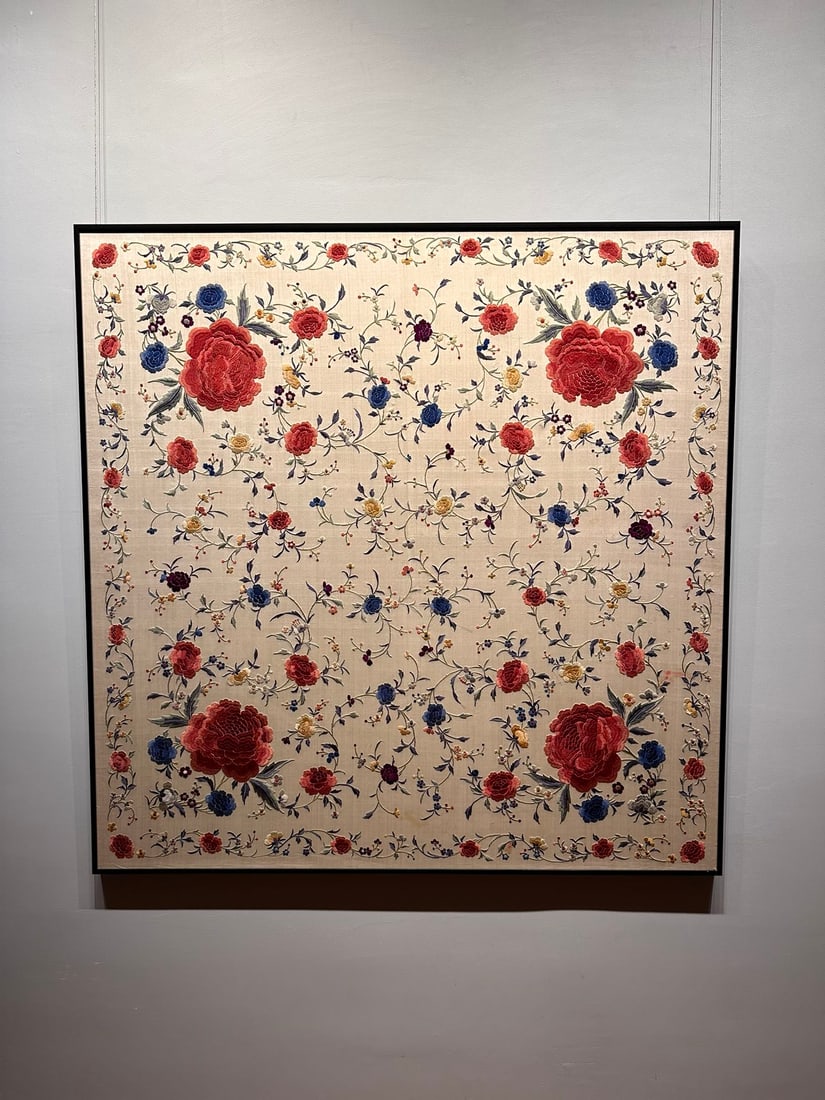 A painting of flower Cantonese embroidery during the Republic of China (1 of 10)