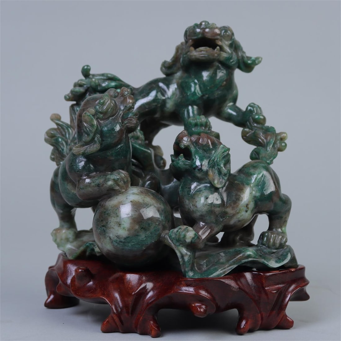 A beautiful Dushan jade carving ornament during the period of foreign exchange creation: Exquisite Dushan jade carvings during the Huai Chuanghuai period are all good ornaments Size:H:17cm W:15cm W:1071g (The Dimensions Of All Batches Are Manually Measured.If You Need More Detailed Inform