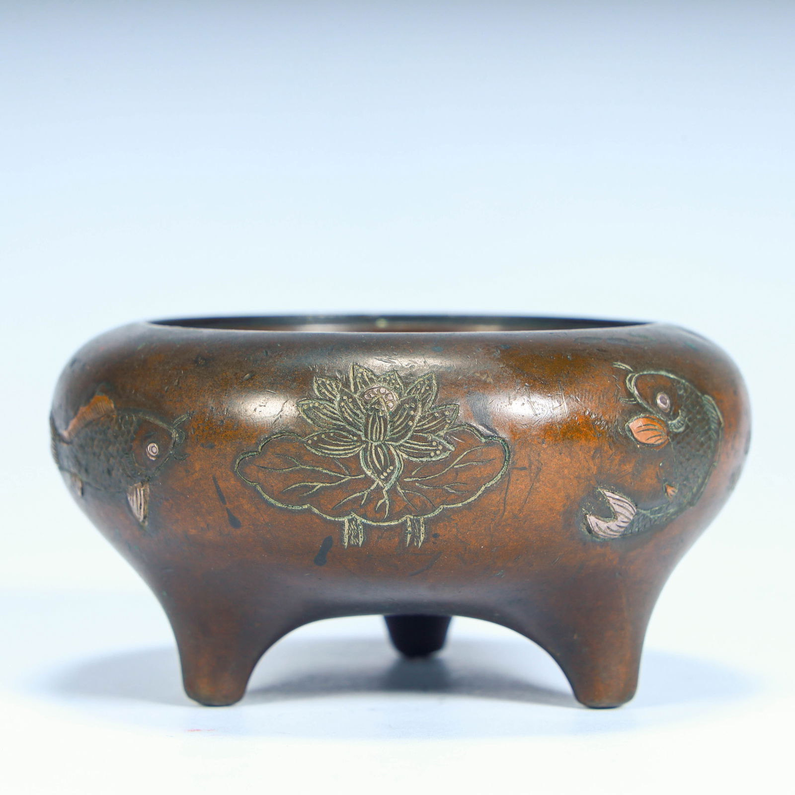 A beautiful wrong anemone fish pattern copper incense burner: Exquisite wrong honeysuckle fish pattern copper incense burner Size: H:5cm L: 9.5cm W:9.5cm W:363g (The Dimensions Of All Batches Are Manually Measured.If You Need More Detailed Information, Please Co