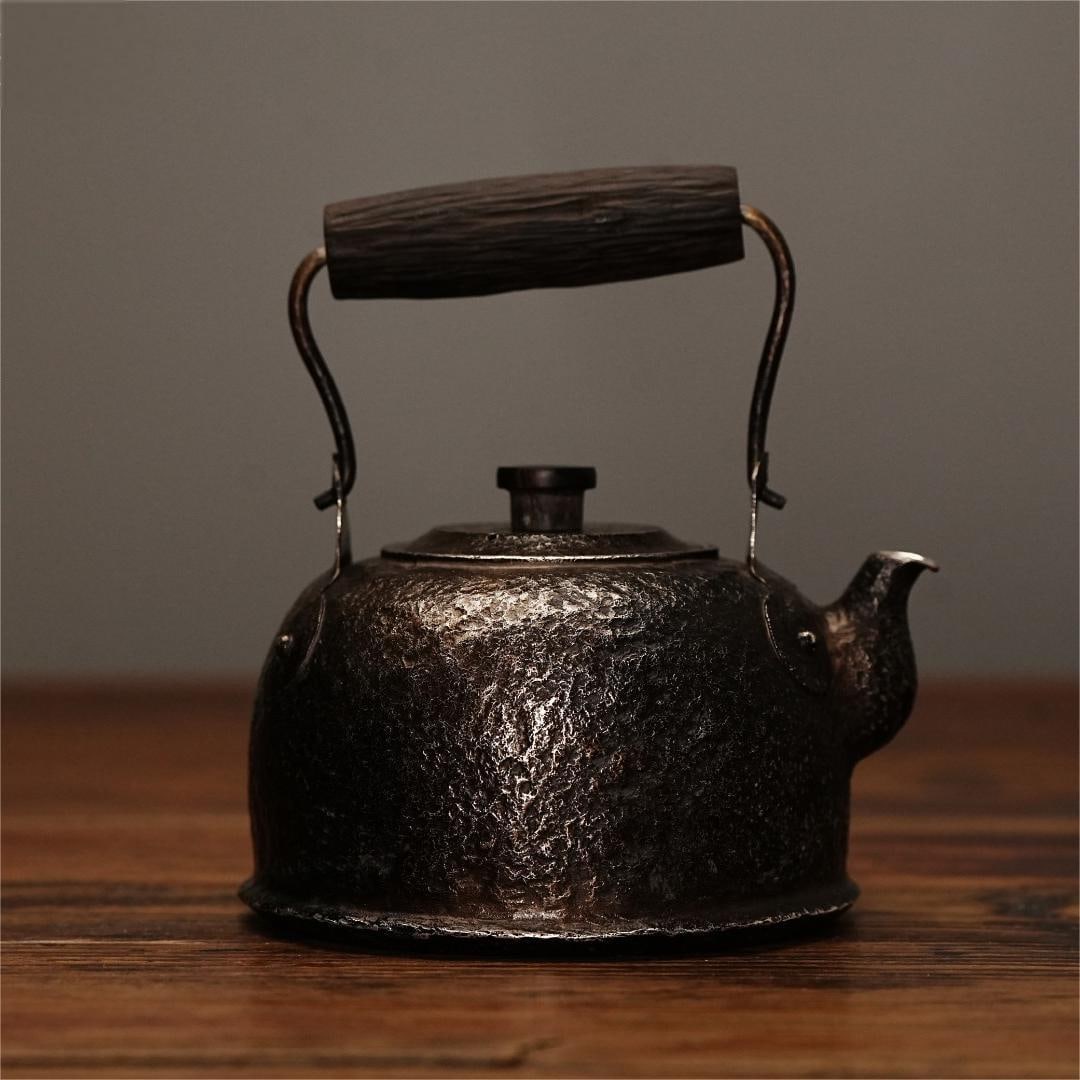 A fine Japanese silver pot (1 of 9)