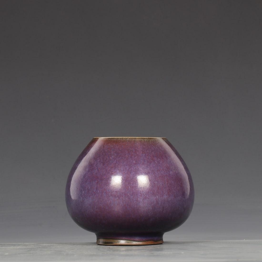 A grape purple glazed chicken heart jar from the Song Dynasty Jun kiln (1 of 9)