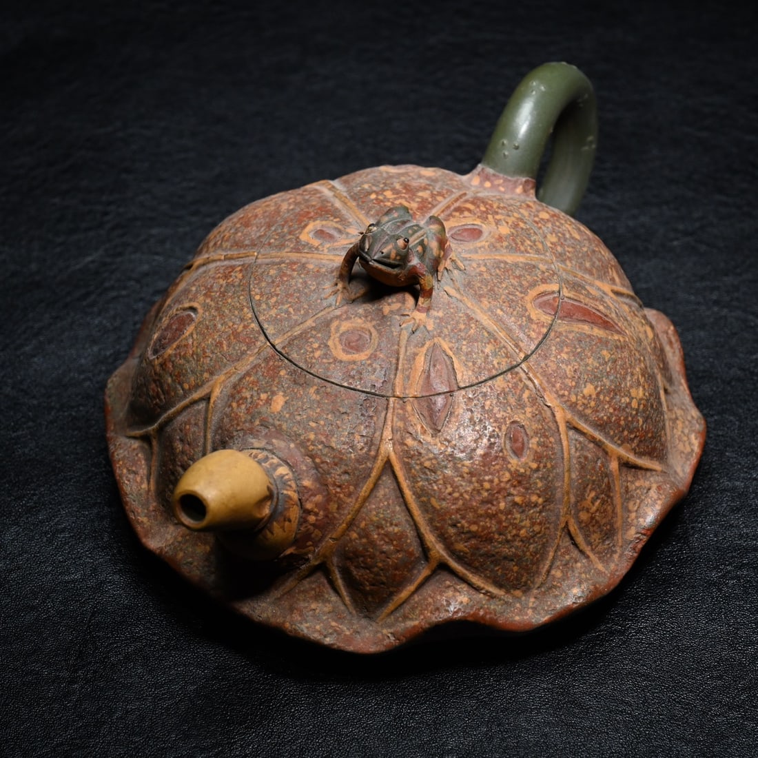 A beautiful old purple sand lotus pond frog fun pot (1 of 9)