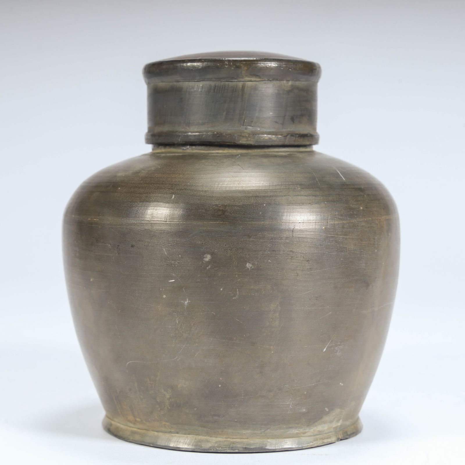 A tin tea jar from the Qing Dynasty (1 of 10)