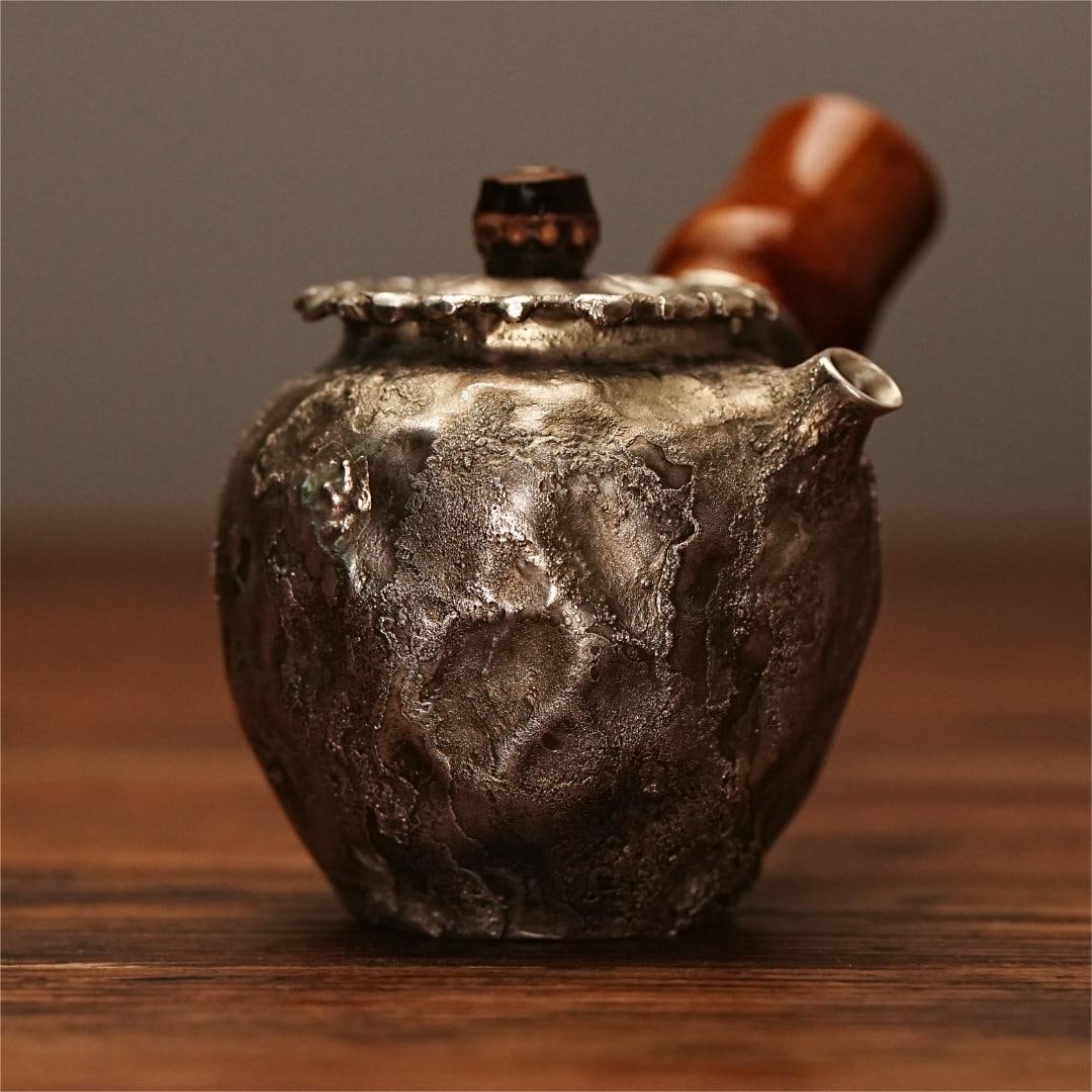 A fine Japanese silver pot (1 of 9)