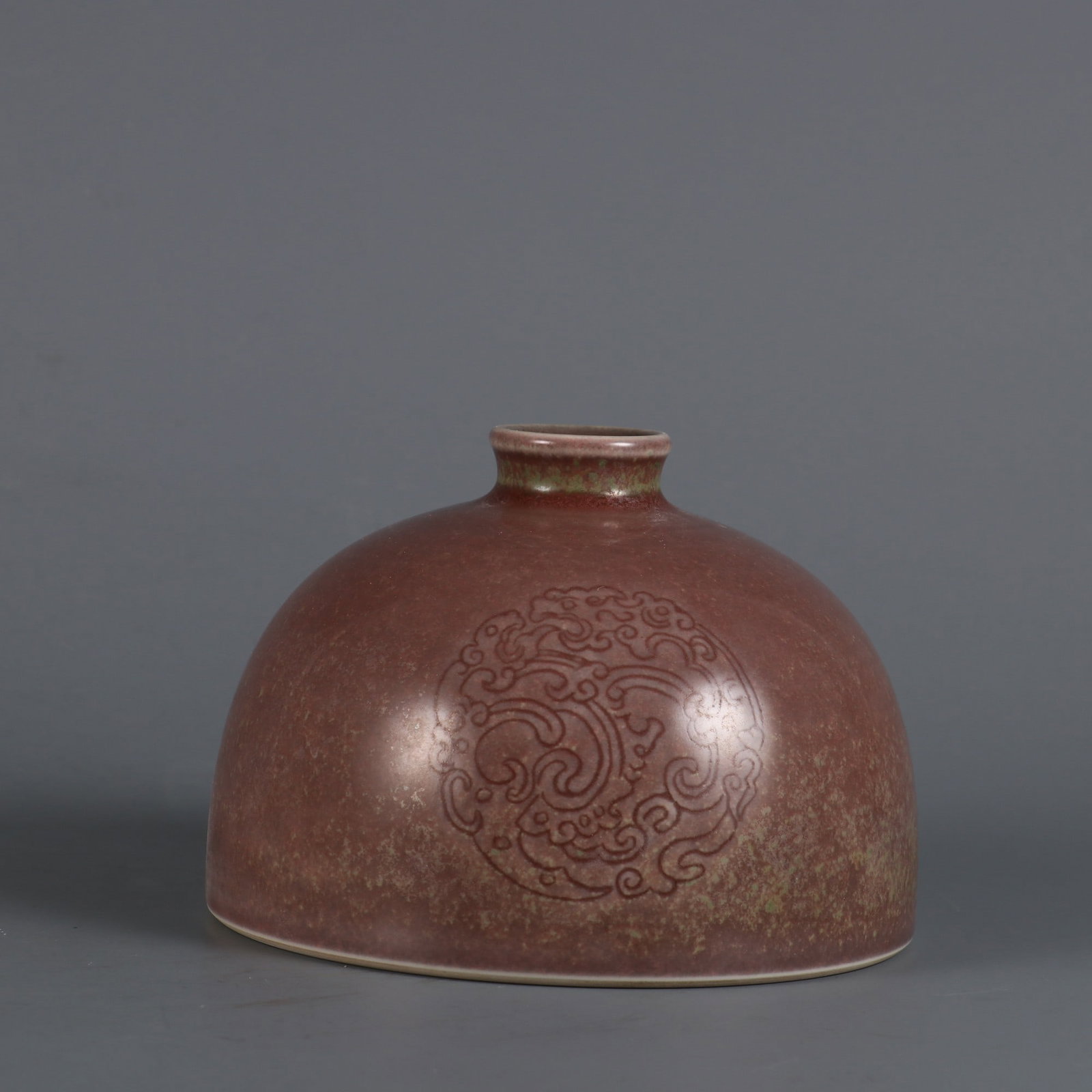 An Exquisite PeachBloom-Glazed Vase: An Exquisite PeachBloom-Glazed Vase Qing Dynasty, China Kangxi Six-character Mark Size:8.8cmx12.5cm (The Dimensions Of All Batches Are Manually Measured.If You Need More Detailed Information, Please C