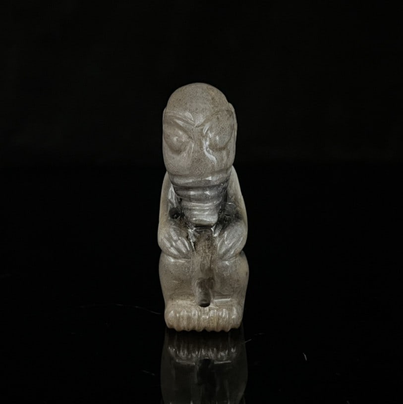 An Exquisite White Jade Figure Ornament (1 of 9)