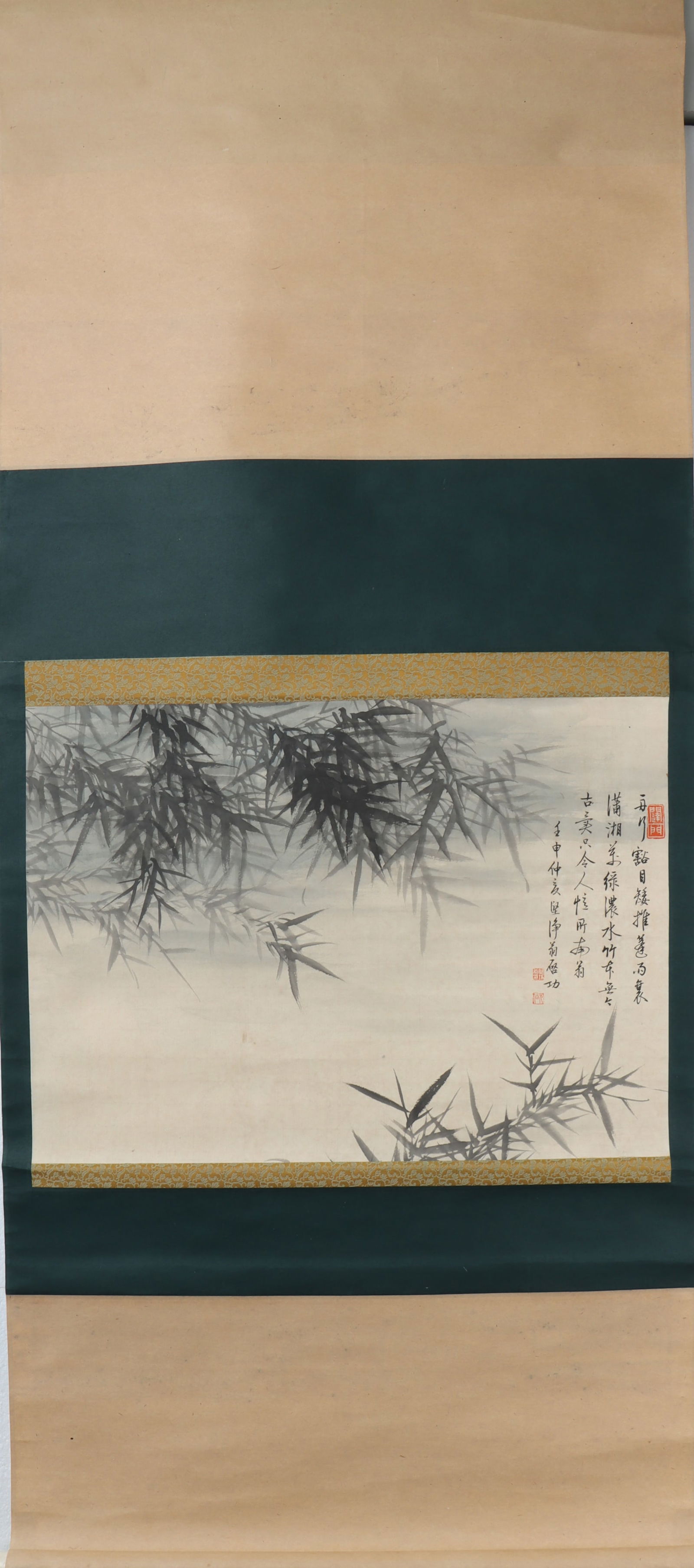 A Chinese Vertical Scroll Ink Painting of Bamboo on Paper: A Chinese Vertical Scroll Ink Painting of Bamboo on Paper Qi gong Size:38cmx53cm (The Dimensions Of All Batches Are Manually Measured.If You Need More Detailed Information, Please Contact Our Customer