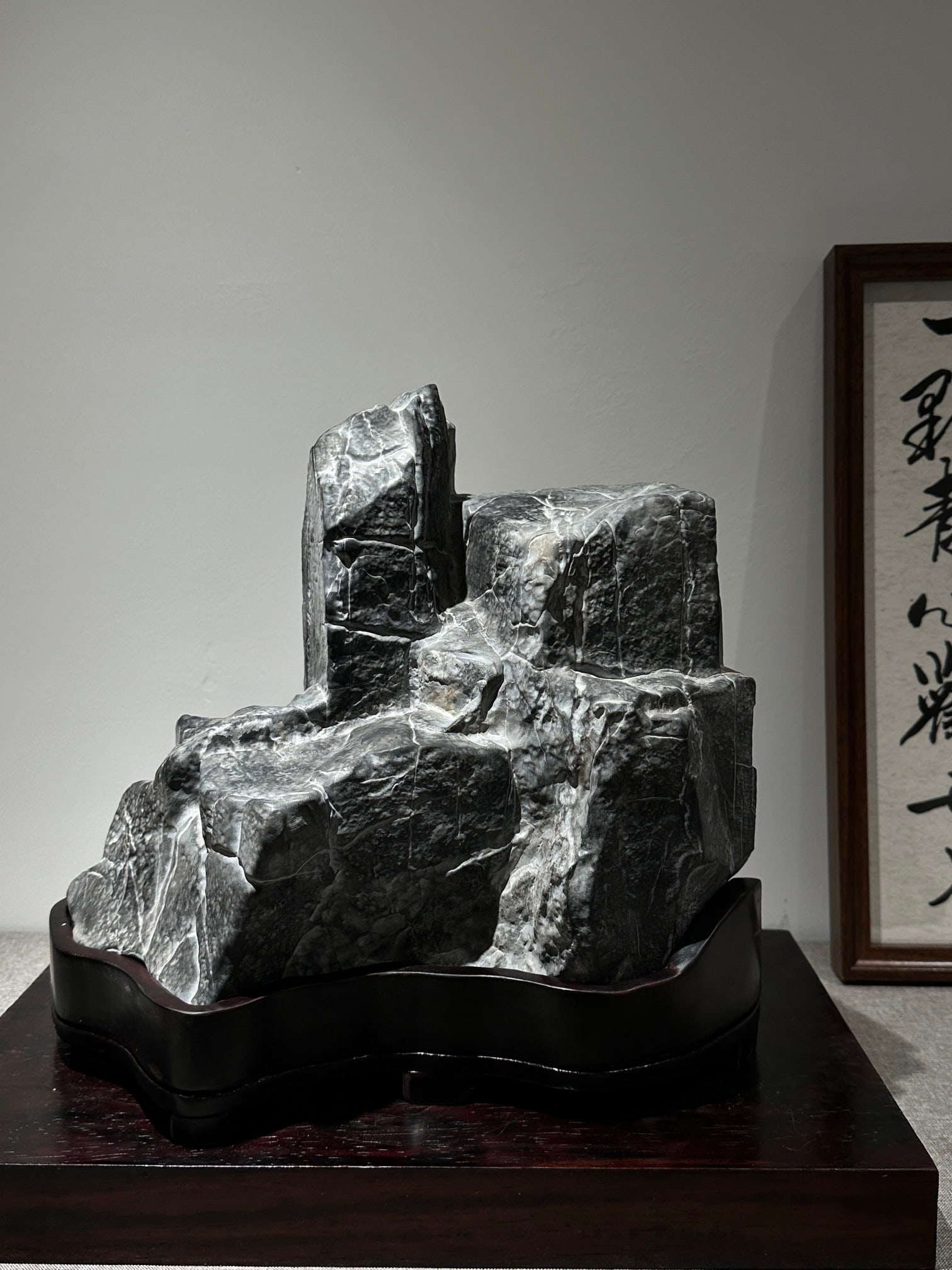 An Exquisite Lingbi Stone Ornament: An Exquisite Lingbi Stone Ornament Qing Dynasty, China Size:32cmx29cmx18cm (The Dimensions Of All Batches Are Manually Measured.If You Need More Detailed Information, Please Contact Our Customer Servi