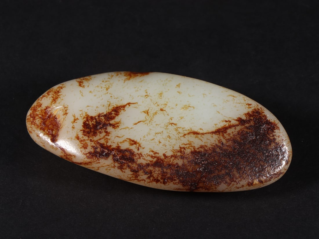 An Exquisite White Jade Ornament: An Exquisite White Jade Ornament Qing Dynasty, China Size:9.8cmx5cmx2.2cm Weight:168g (The Dimensions Of All Batches Are Manually Measured.If You Need More Detailed Information, Please Contact Our Cus