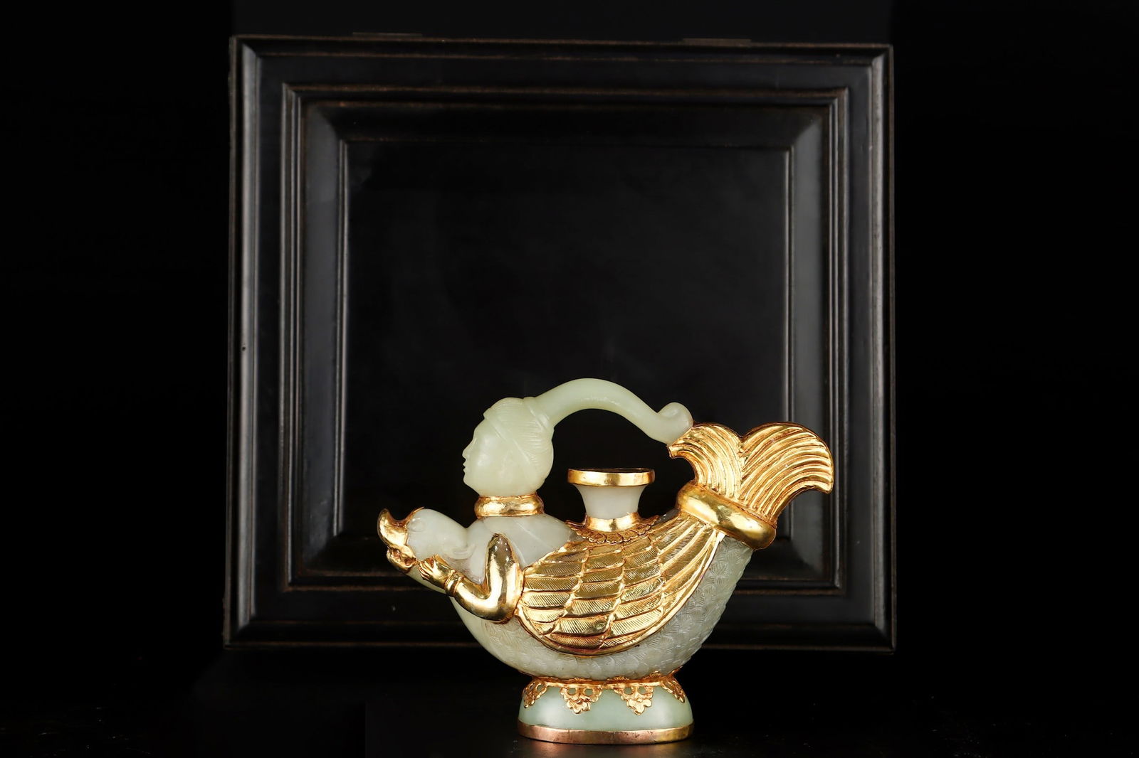 An Exquisite Gilt Bronze Ewer: An Exquisite Gilt Bronze Ewer Qing Dynasty, China Size:13cmx16cm Weight:602g (The Dimensions Of All Batches Are Manually Measured.If You Need More Detailed Information, Please Contact Our Customer Ser