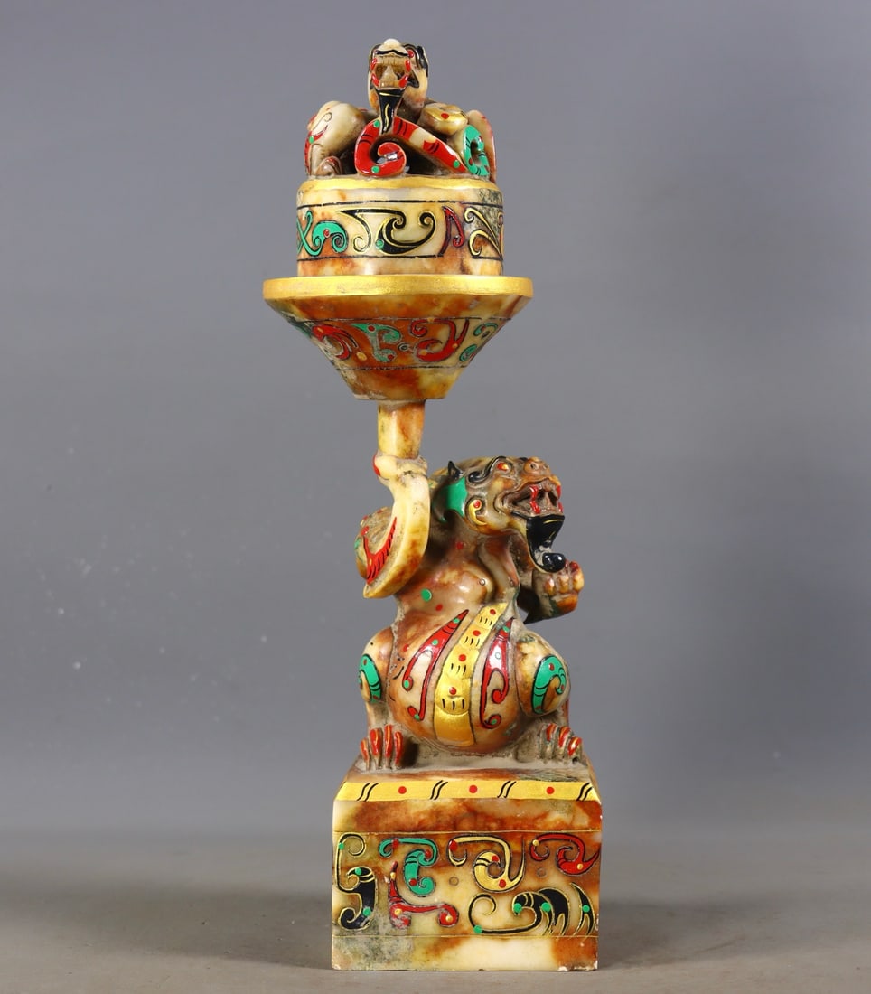 A Set of Fine White Jade Gilt Painted Color Auspicious Beast Seal: A Set of Fine White Jade Gilt Painted Color Auspicious Beast Seal Qing Dynasty, China Size:31cmx6cmx8.5cm Weight:2908g (The Dimensions Of All Batches Are Manually Measured.If You Need More Detailed In