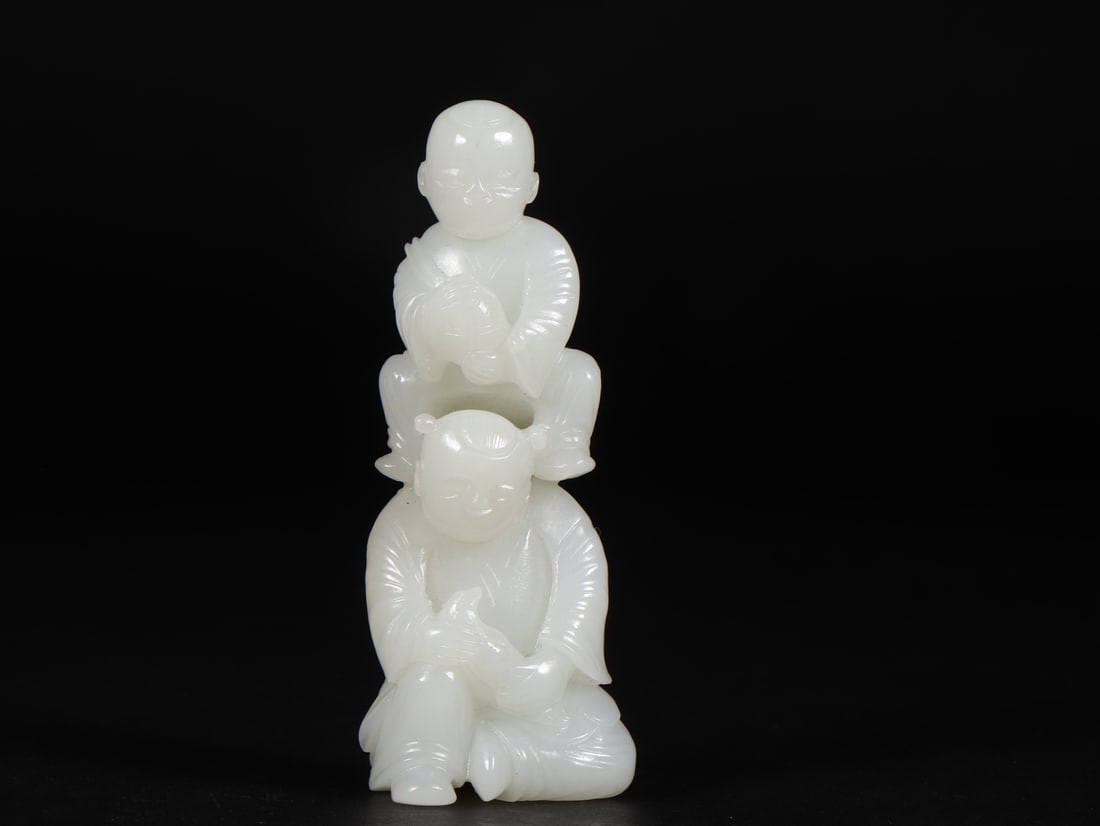 An Exquisite White Jade Figure Ornament (1 of 9)