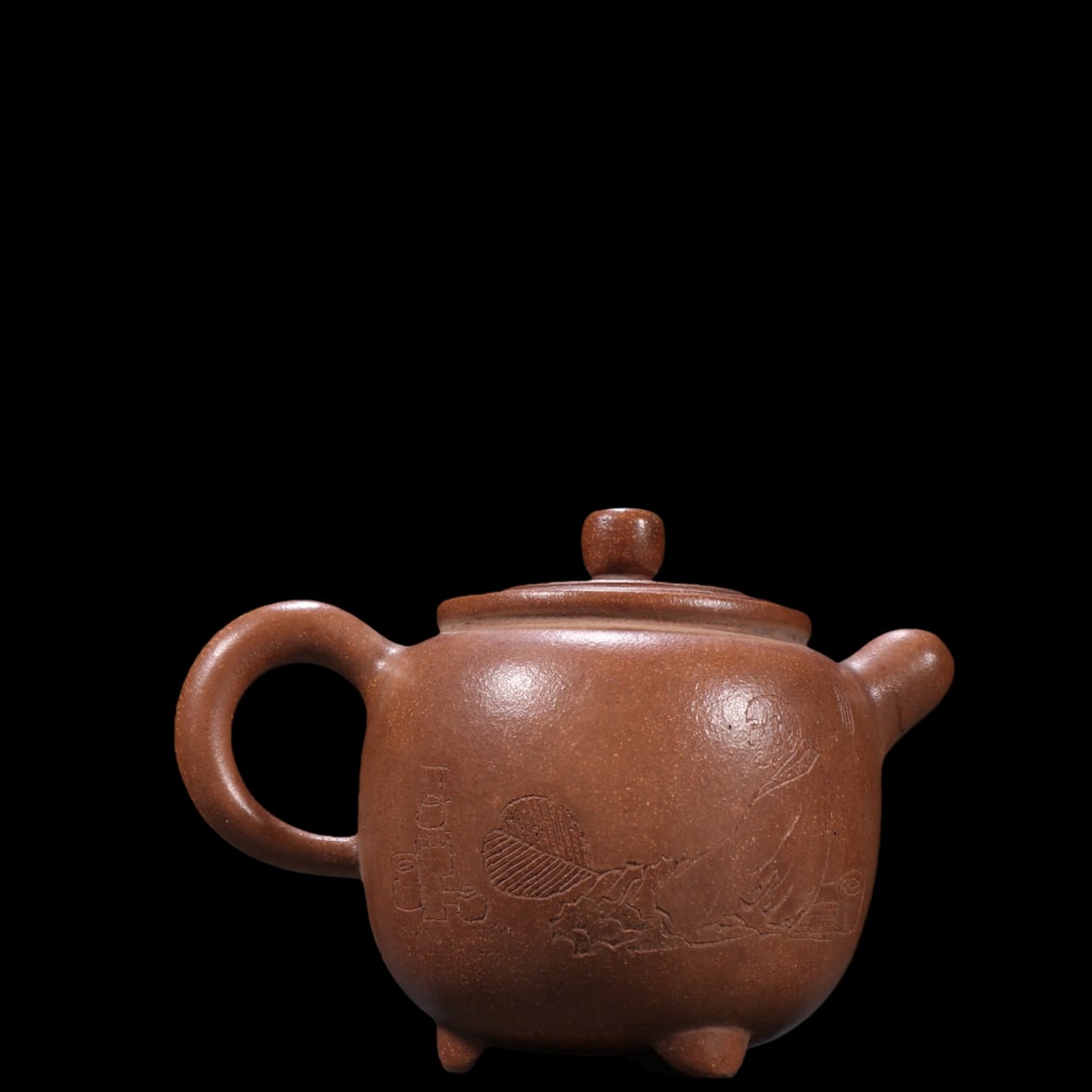 An Exquisite Purple Sands Figure Pattern Teapot: An Exquisite Purple Sands Figure Pattern Teapot Wang dong shi Size:9.6cmx3.5cm (The Dimensions Of All Batches Are Manually Measured.If You Need More Detailed Information, Please Contact Our Customer S