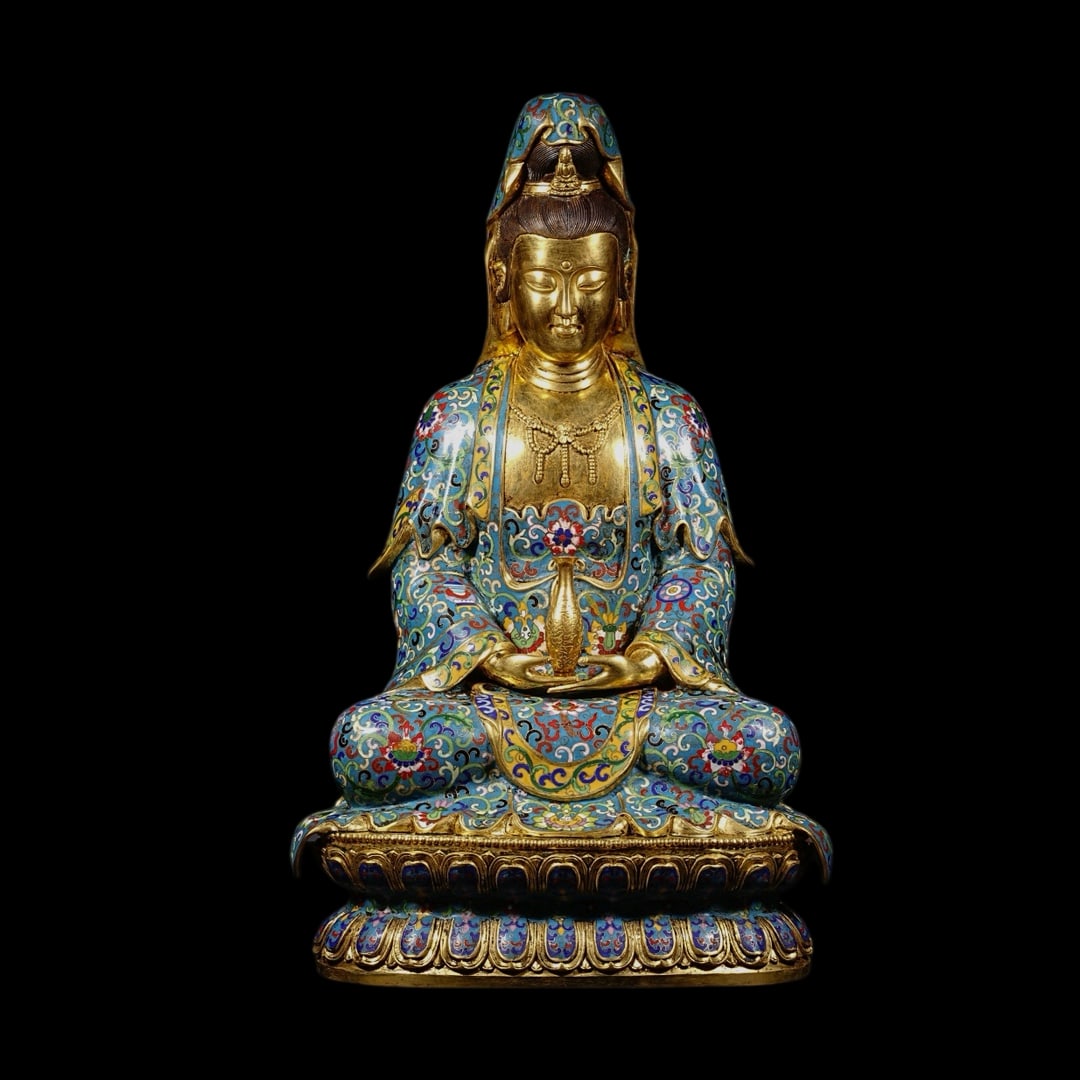 An Exquisite Cloisonne Statue of Avalokitesvara: An Exquisite Cloisonne Statue of Avalokitesvara Qing Dynasty, China Size:46cmx38cm Weight:11kg (The Dimensions Of All Batches Are Manually Measured.If You Need More Detailed Information, Please
