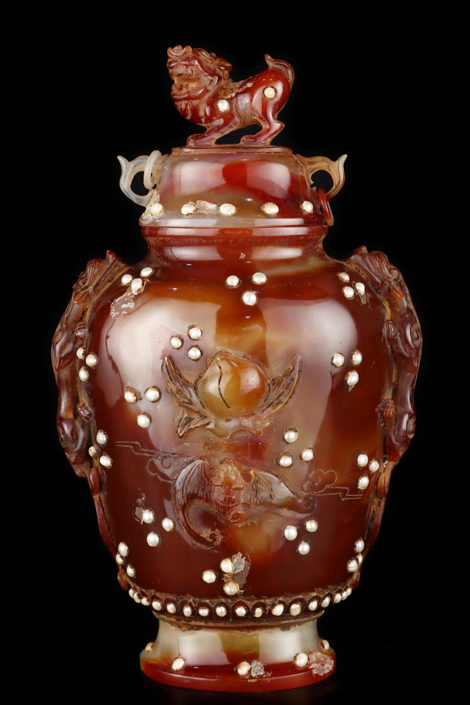 An Exquisite Agate Bats and Peach Pattern Double-Ears Vase: An Exquisite Agate Bats and Peach Pattern Double-Ears Vase Qing Dynasty, China Size:33cmx49cm Weight:2210g (The Dimensions Of All Batches Are Manually Measured.If You Need More Detailed Information, P