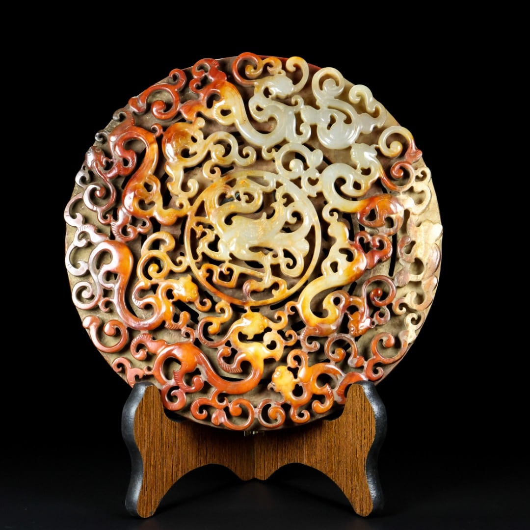 An Exquisite White Jade Chi-Dragon Pattern Ornament (1 of 9)