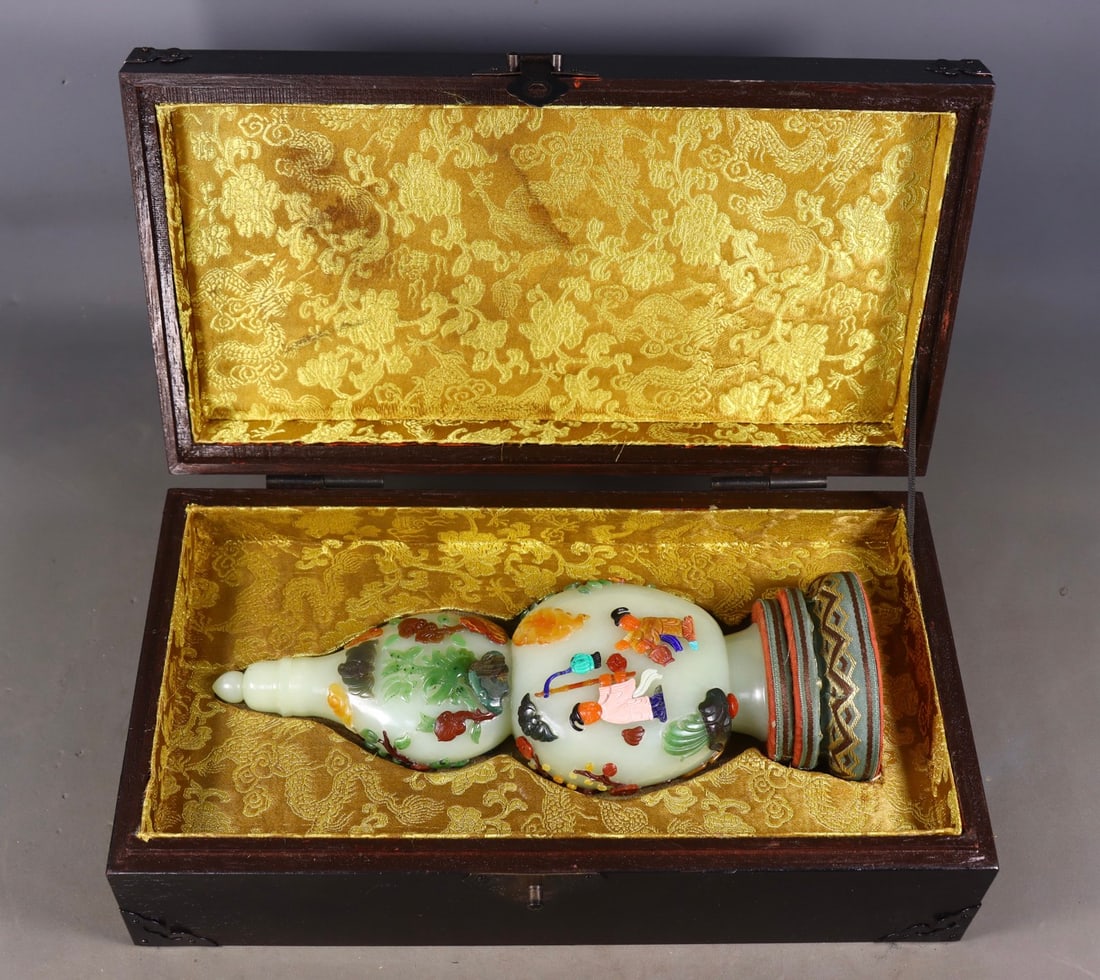 An Exquisite White Jade Inlaid Gems Character and Story Pattern Vase (1 of 9)