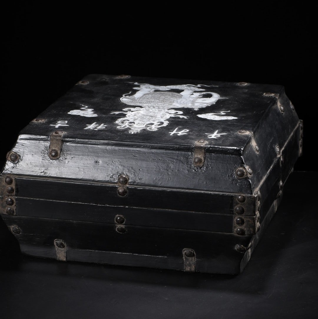 An Exquisite Black Lacquer Elephant Pattern Box - 7