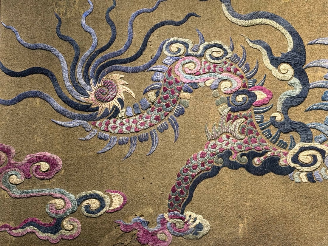 An Exquisite Kesi Dragon Pattern Hanging Panel - 5
