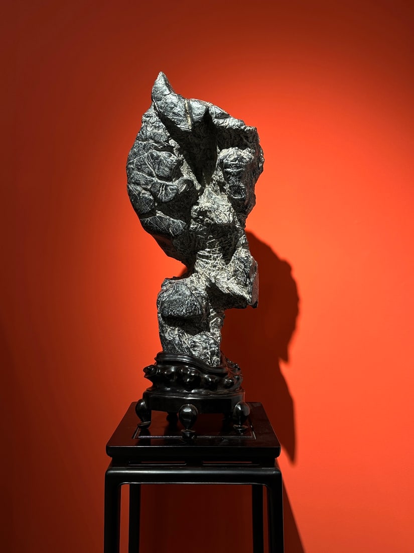 An Exquisite Lingbi Stone Ornament: An Exquisite Lingbi Stone Ornament Qing Dynasty, China Size:85cmx32cmx22cm (The Dimensions Of All Batches Are Manually Measured.If You Need More Detailed Information, Please Contact Our Customer Servi