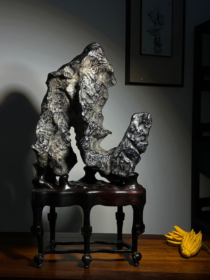 An Exquisite Lingbi Stone Ornament: An Exquisite Lingbi Stone Ornament Qing Dynasty, China Size:80cmx42cmx18cm (The Dimensions Of All Batches Are Manually Measured.If You Need More Detailed Information, Please Contact Our Customer Servi