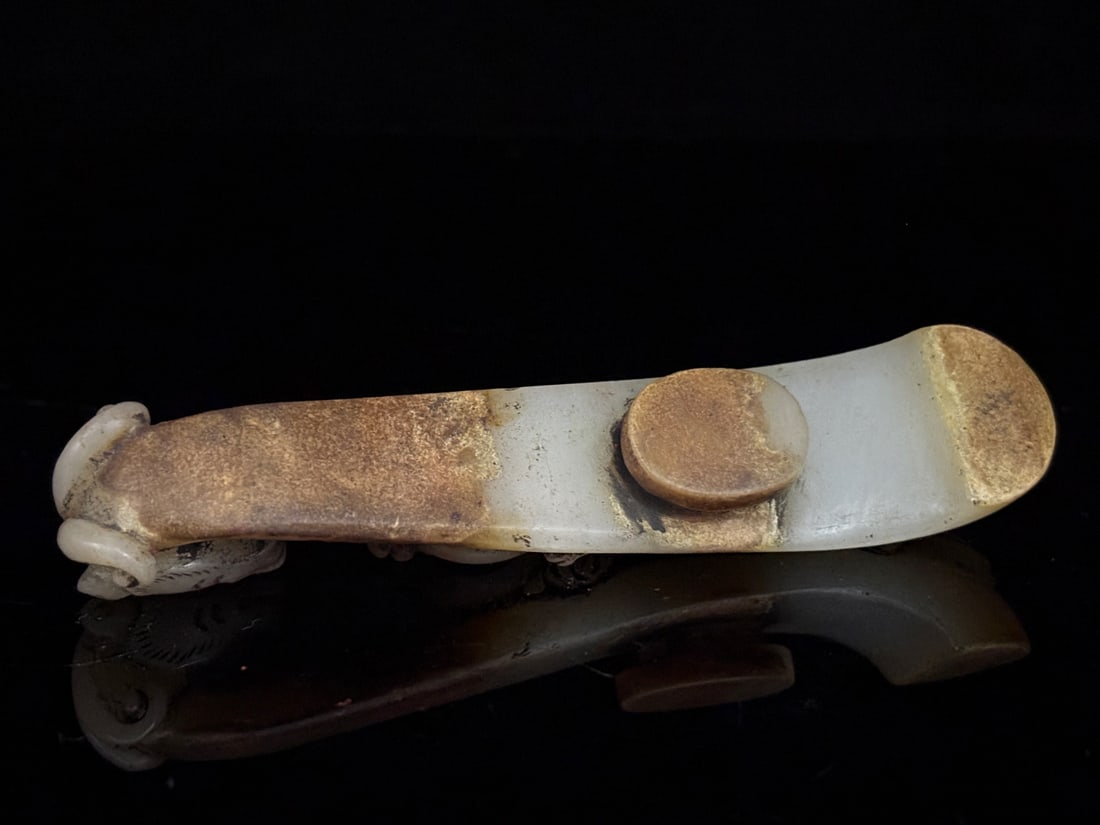 An Exquisite White Jade Dragon Pattern Hook - 5