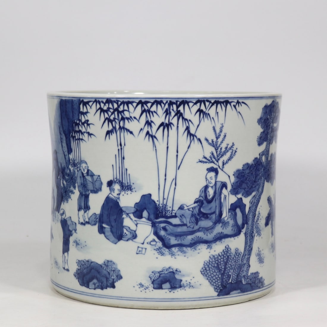 An Exquisite Blue and White Character and Story Pattern Brush Pot: An Exquisite Blue and White Character and Story Pattern Brush Pot Qing Dynasty, China Size:21.2cmx26cm (The Dimensions Of All Batches Are Manually Measured.If You Need More Detailed Information, Pleas