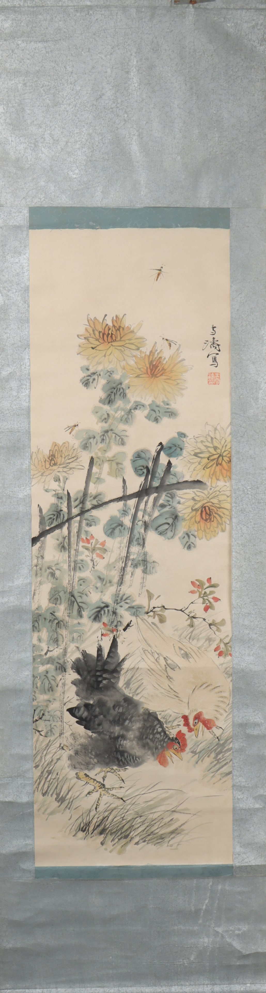 A Chinese Vertical Scroll Ink Painting of Flower and Bird on Paper: A Chinese Vertical Scroll Ink Painting of Flower and Bird on Paper Wang xuetao Size:104cmx33cm (The Dimensions Of All Batches Are Manually Measured.If You Need More Detailed Information, Please Contac