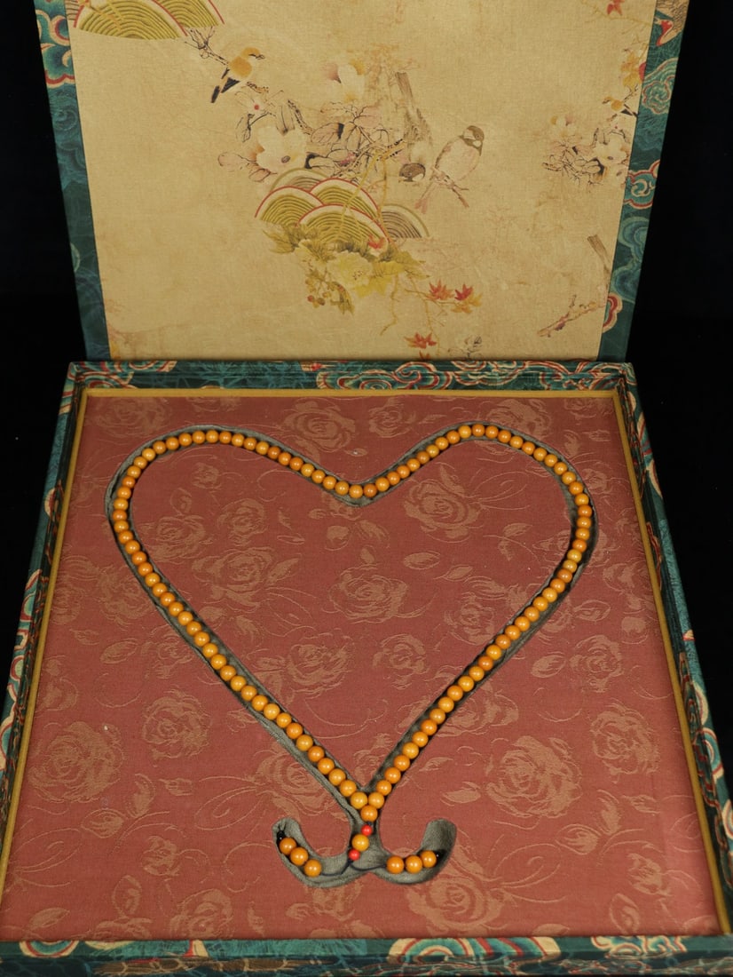 An Exquisite Shoushan Stone Round beads: An Exquisite Shoushan Stone Round beads Qing Dynasty, China Size:8mm Weight:86.8g (The Dimensions Of All Batches Are Manually Measured.If You Need More Detailed Information, Please Contact Our Custome