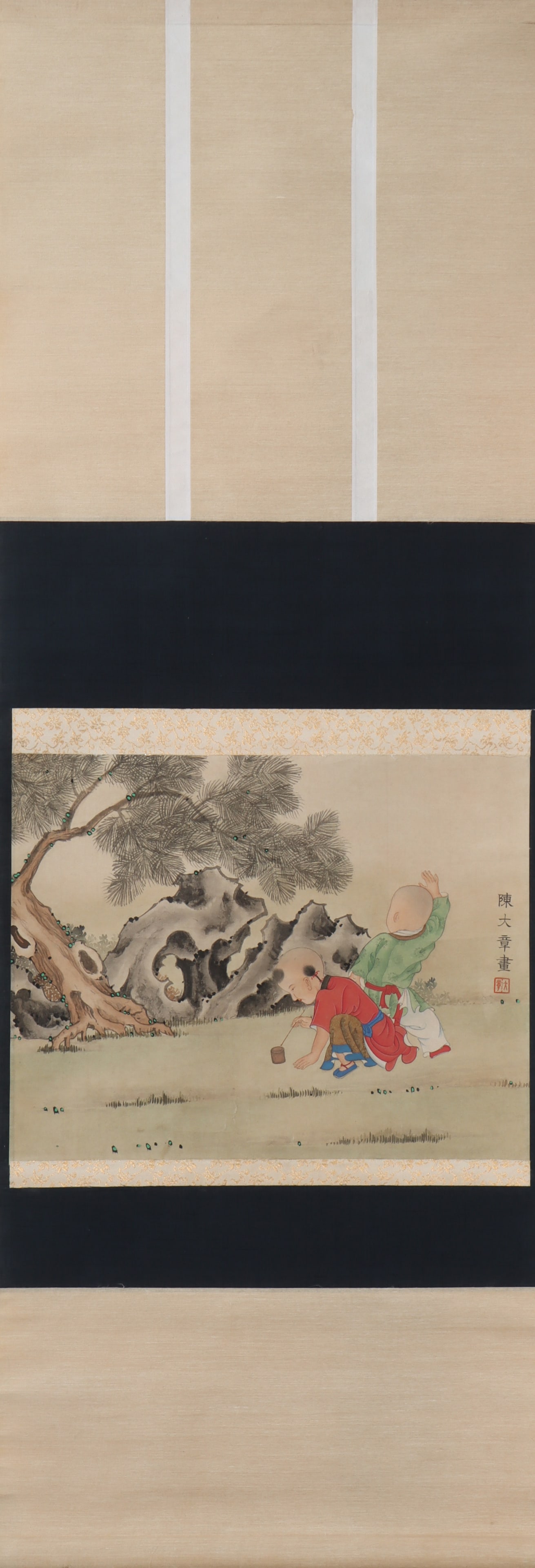 A Chinese Vertical Scroll Ink Painting of Figure on Paper: A Chinese Vertical Scroll Ink Painting of Figure on Paper Chen dazhang Size:27cmx35cm (The Dimensions Of All Batches Are Manually Measured.If You Need More Detailed Information, Please Contact Our Cus