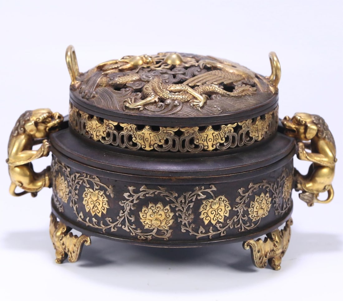 A gilded dragon and phoenix pattern double animal ear copper aromatherapy made in the Xuande era of: The gilded dragon and phoenix pattern double animal ear copper aromatherapy made in the Ming Dynasty Xuande year Size:24x17.5x14.5cmW:2955g (The Dimensions Of All Batches Are Manually Measured.If You