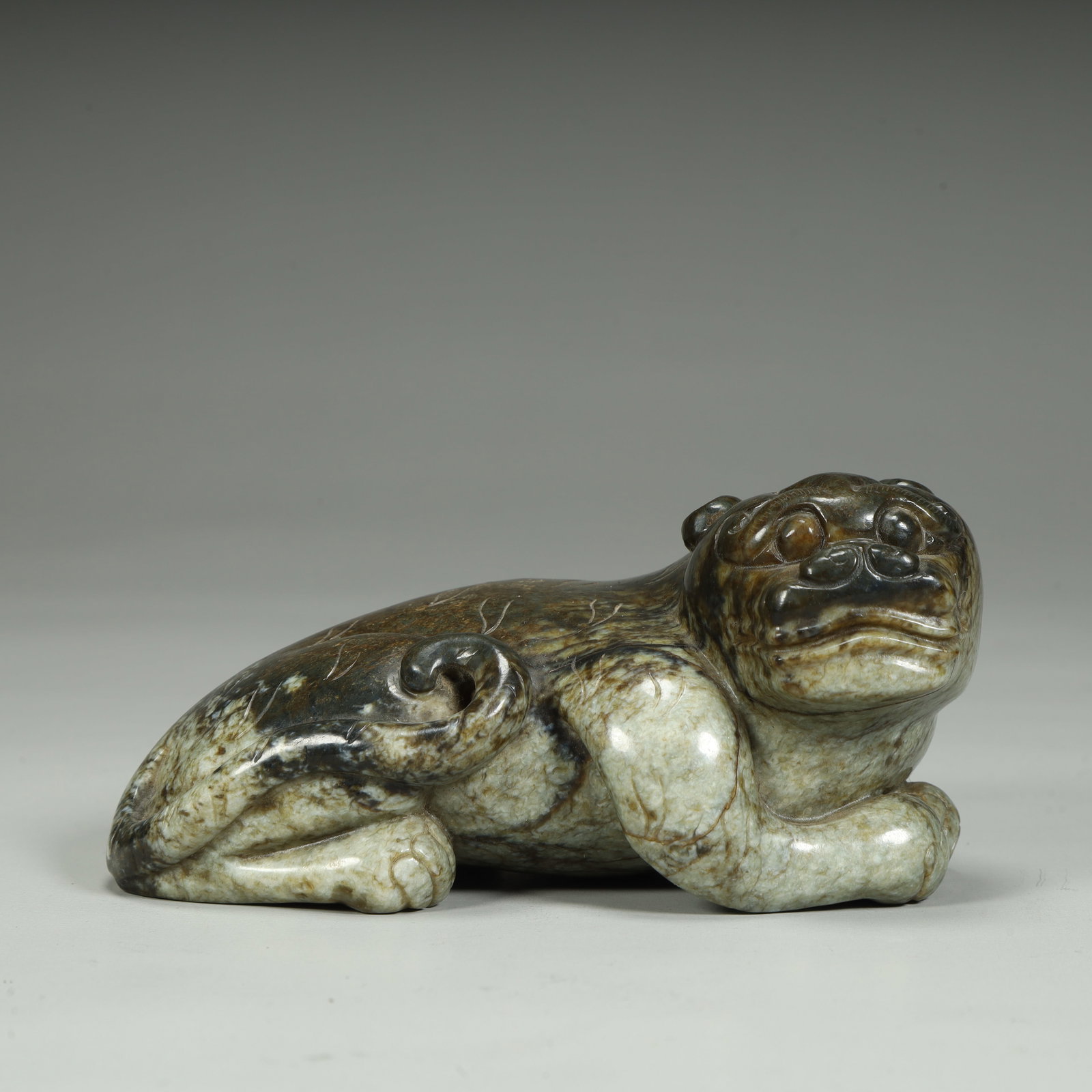 A paperweight of the Liaodong green jade beast in the Ming Dynasty (1 of 10)