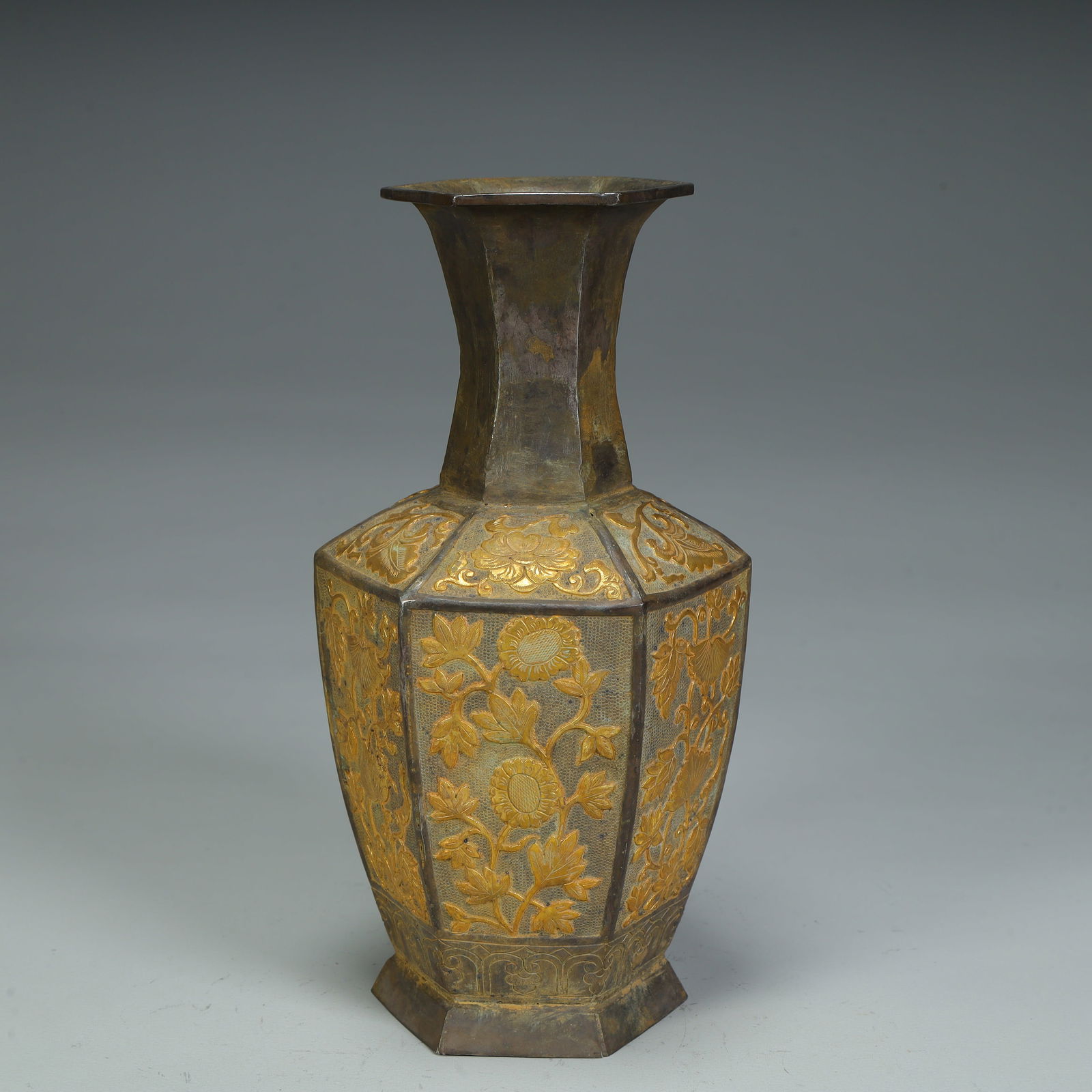 A copper gold floral pattern hexagonal vase from the Qing Dynasty (1 of 10)