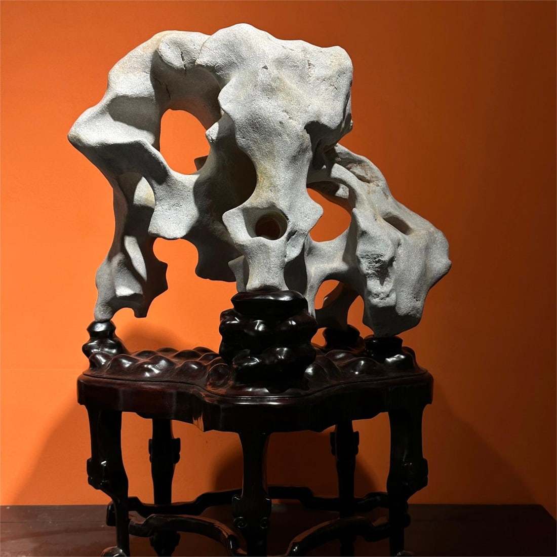 A piece of exquisite Taihu stone: Exquisite Taihu Lake stone Size:H:62cmW:42cmT:28cm (The Dimensions Of All Batches Are Manually Measured.If You Need More Detailed Information, Please Contact Our Customer Service Before Bidding.)