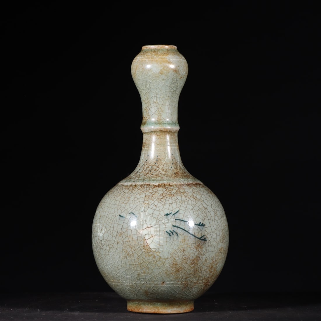 A beautiful Korean celadon garlic bottle (1 of 9)