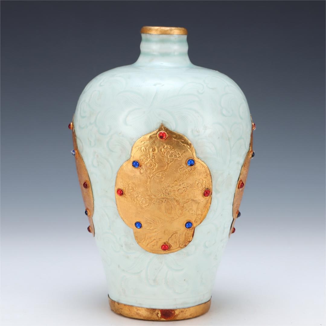 A beautiful large lake field kiln wrapped gold engraved floral pattern plum vase (1 of 9)